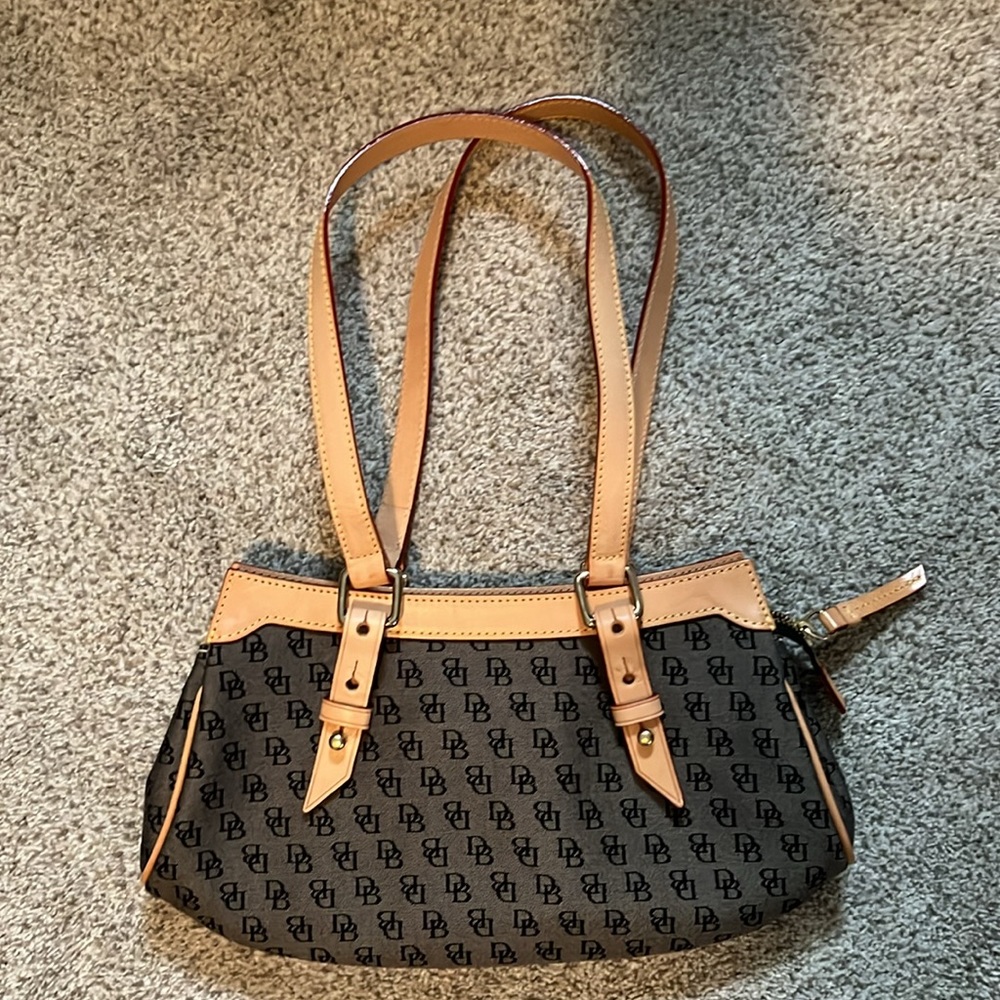 NWT Dooney & Bourke Medium Slim Pouch